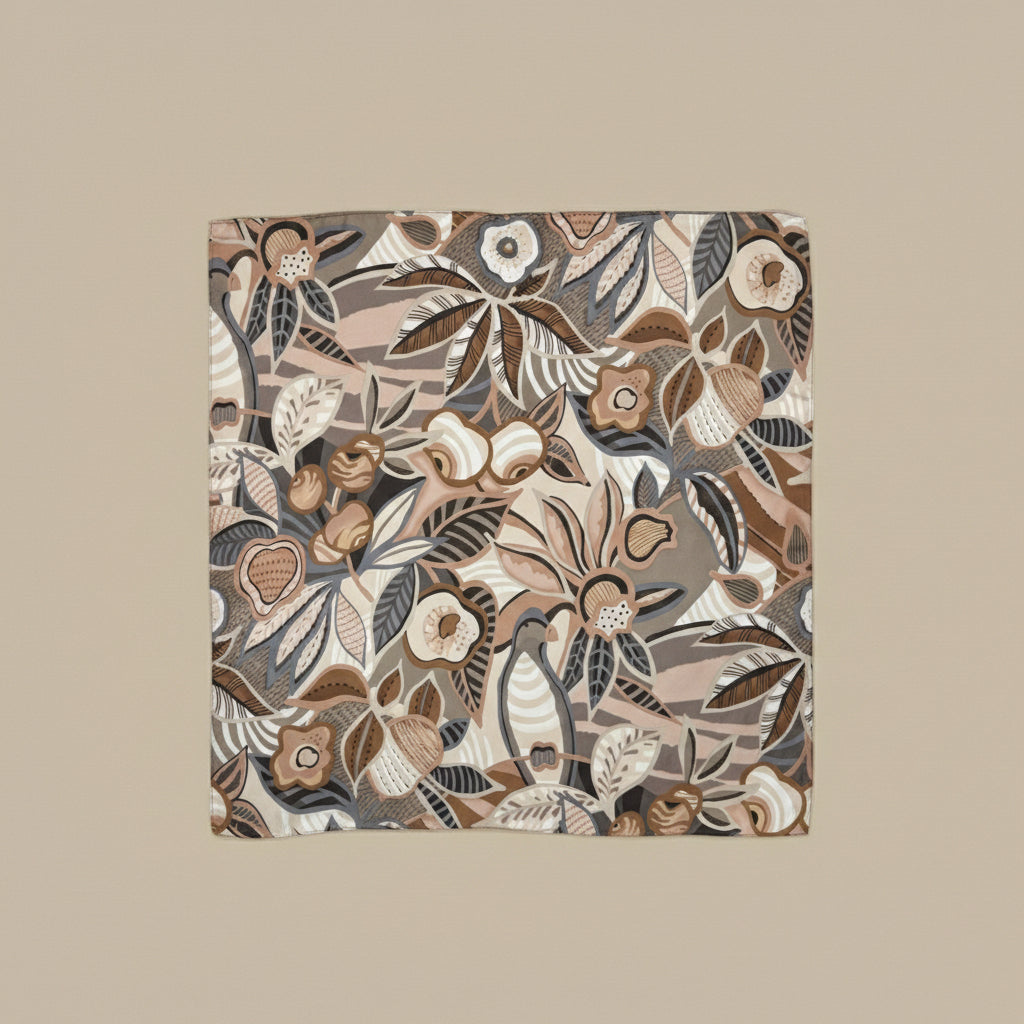 Carré floraison de beige
