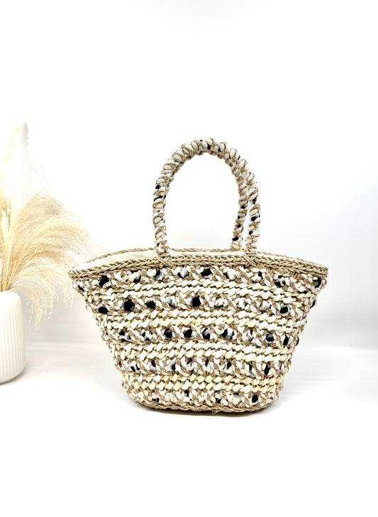 Sac panier naturel à détails contrastés lumineux