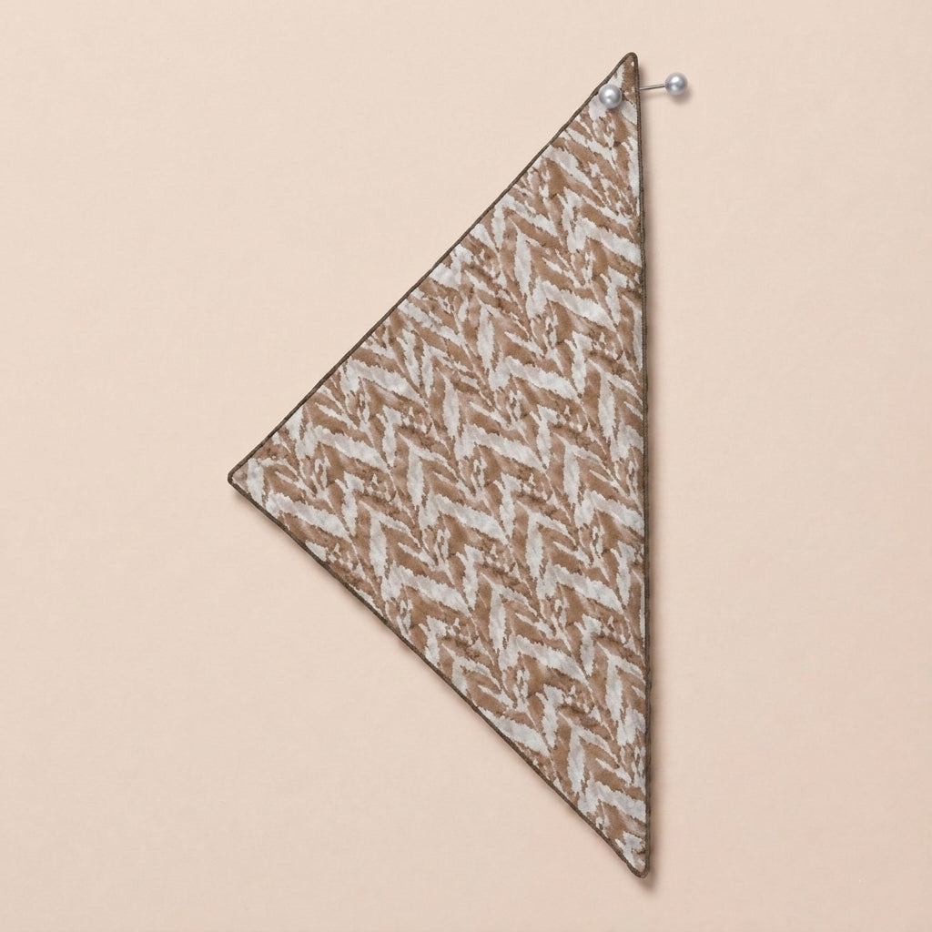 Création triangle réversible à broche double perles taupe