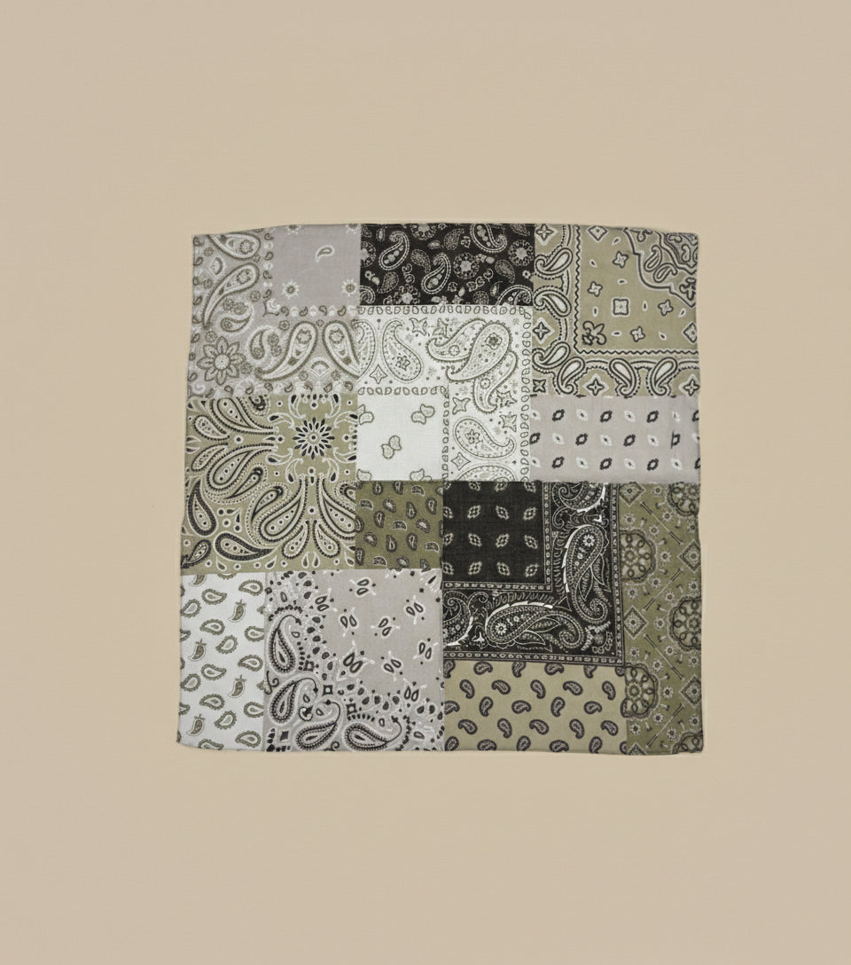 Carré en coton style patchwork bandana moderne
