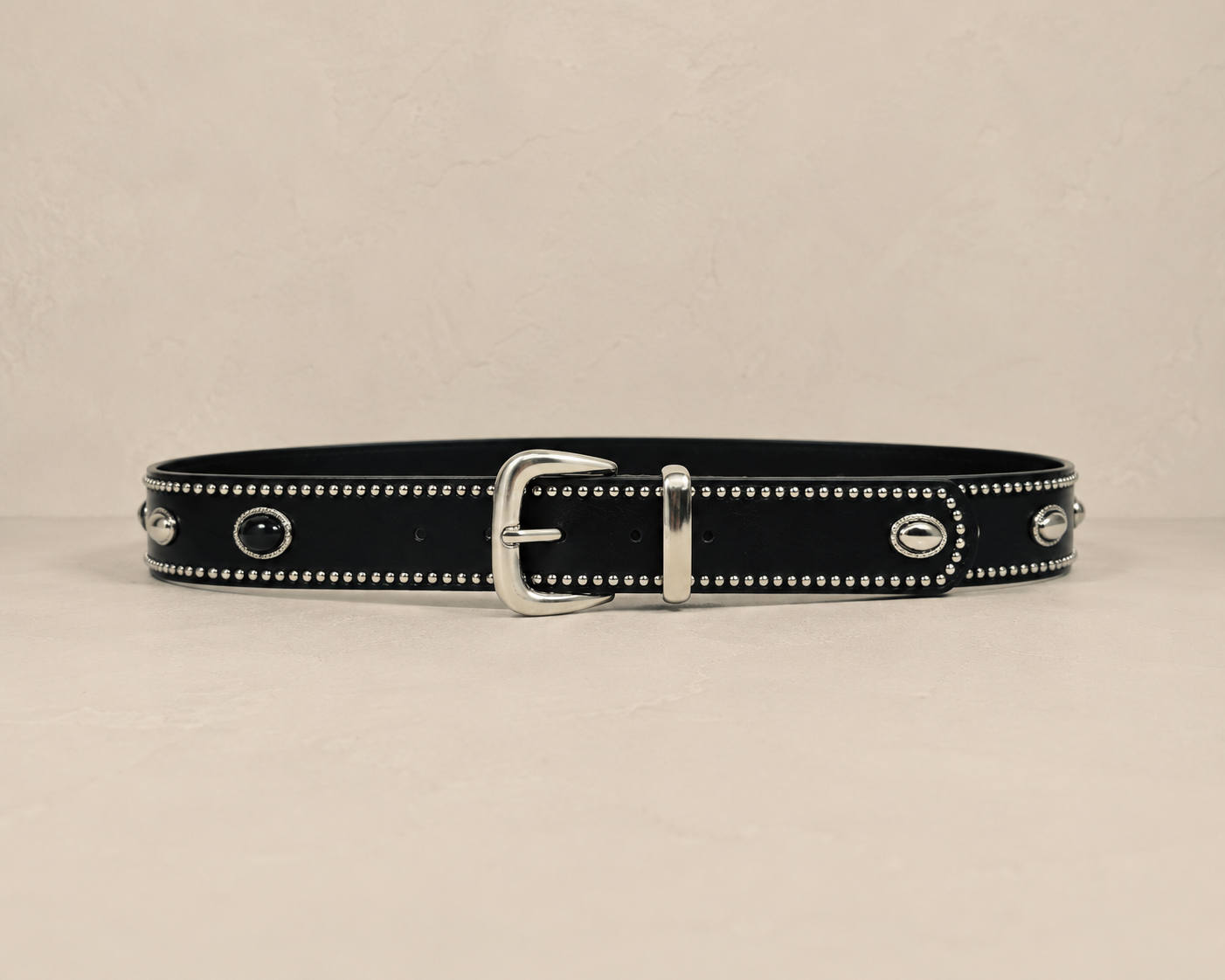 Ceinture chic à clous métalliques