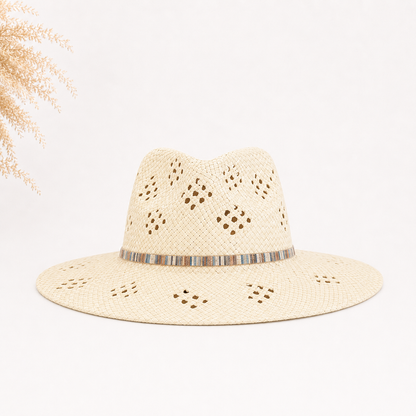 Chapeau été ajouré avec bande fantaisie